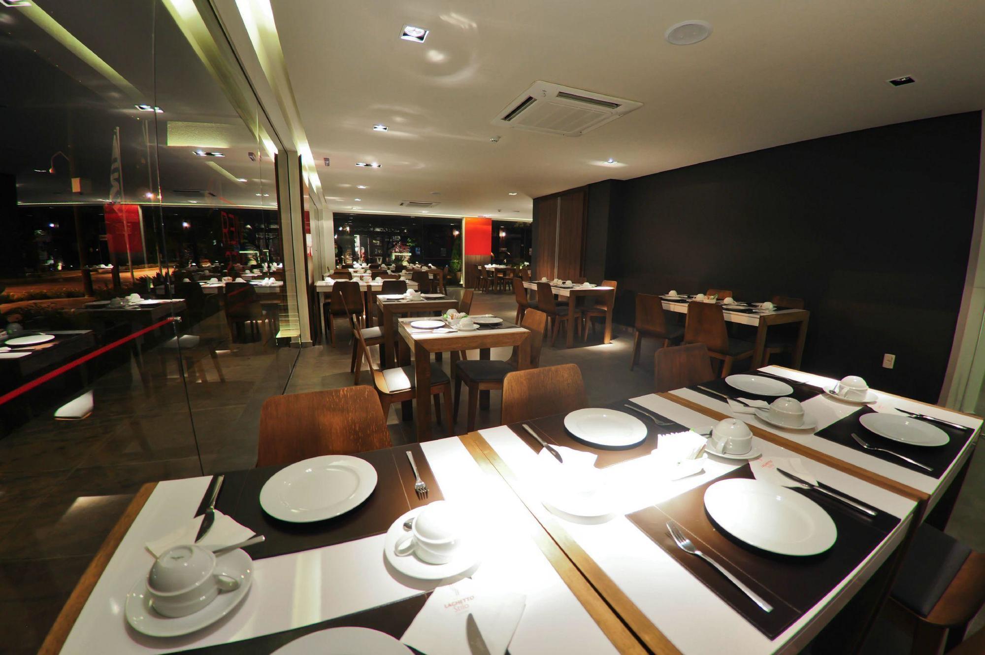 Hotel Laghetto Stilo Centro グラマド エクステリア 写真 Interior of the restaurant