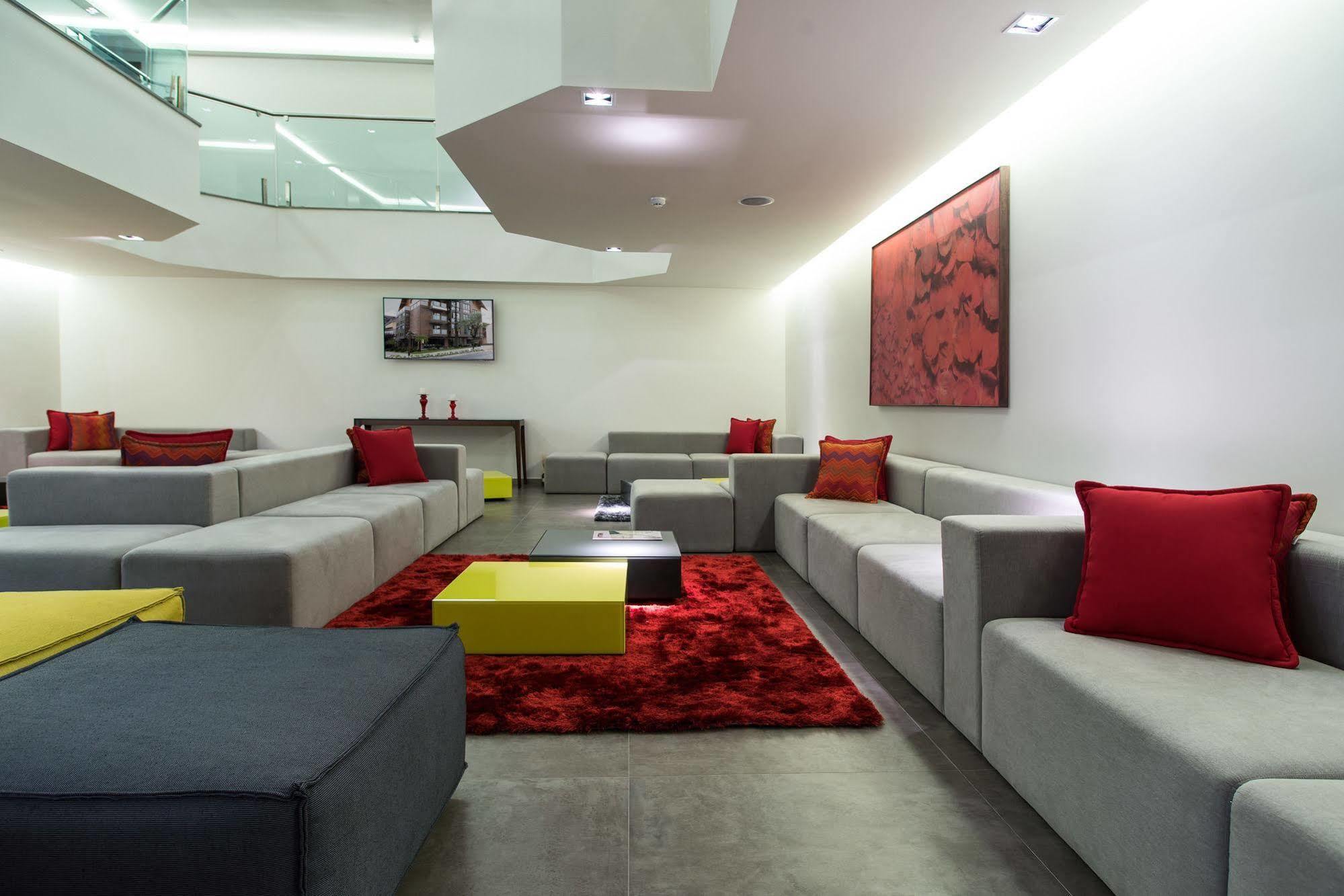 Hotel Laghetto Stilo Centro グラマド エクステリア 写真 The interior of the lounge